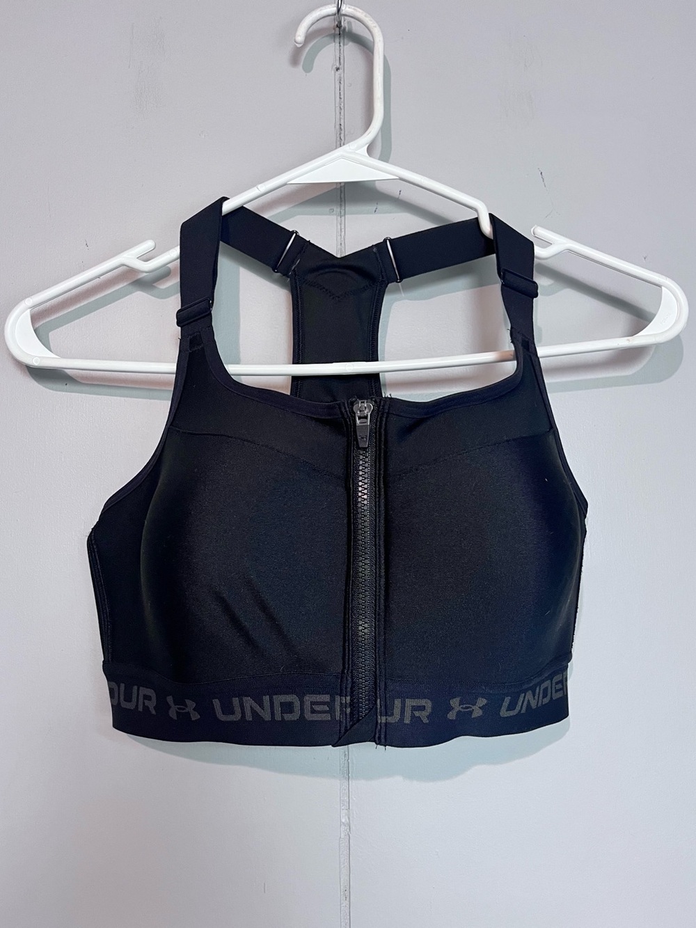 Under Armour Black Front Zip Compression Sports Bra 36C